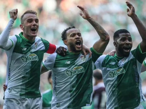 Bursaspor ilk yarıda fişi çekti! - fotoğraf 1