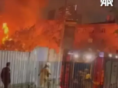 Beşiktaş’ta gecekonduda yangın - fotoğraf 2