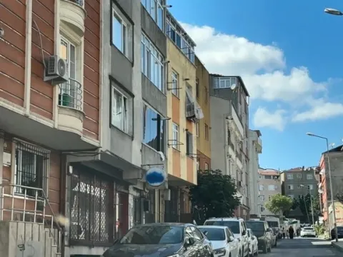 Komşusu kedileri görüp şüphelenince acı gerçek ortaya çıktı: Polis, evde cansız bedenini buldu - fotoğraf 4