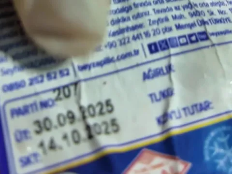 Okul kantininde skandal manzara: SKT'si 1 yıl geçmiş döner ve paslı tost makinesi isyan ettirdi - fotoğraf 3