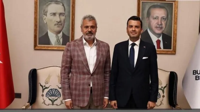 DÜN ELEŞTİRDİĞİNE BUGÜN DANIŞMANLIK   