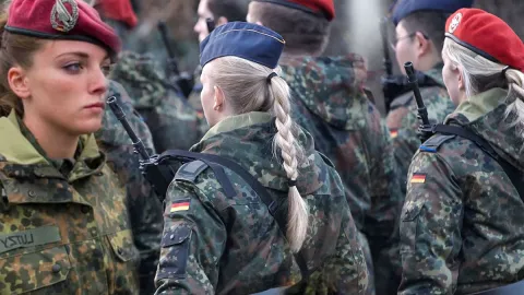 Dünya bu skandalı konuşuyor! Orduda cinsel ilişki yarışması düzenlediler