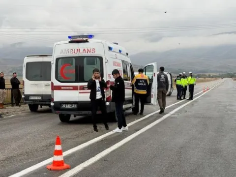 Öğrenci servisi devrildi; 12 yaralı - fotoğraf 1