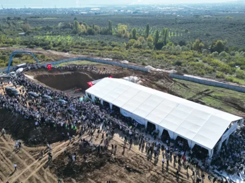 Menzil'den gövde gösterisi gibi temel atma töreni - fotoğraf 2
