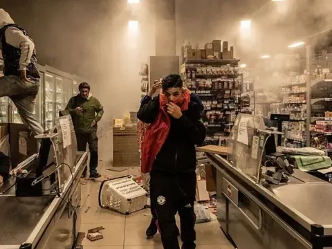 İtalya'da şiddet olayları sonrası Meloni'den acil durum toplantısı - fotoğraf 1
