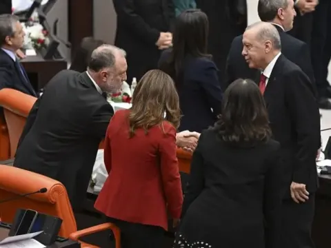 DEM Parti'den süreç değerlendirmesi: 'Çerçeve yasa üzerinden MGK vesayeti kalkmalı' - fotoğraf 6