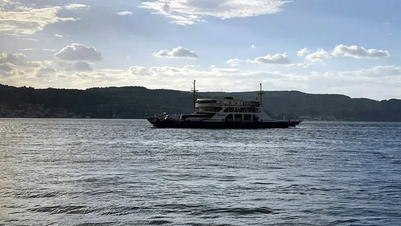 Ege Denizi'nde fırtına: Feribot seferleri iptal edildi