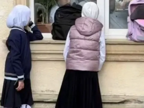 Başörtüsü protestoları Aliyev hükümeti için tehdit mi? - fotoğraf 6