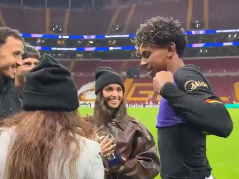 Galatasaray stadına maç izlemeye gelen Yamal'ın sevgilisine şok - fotoğraf 5