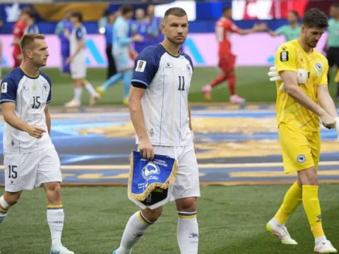 Edin Dzeko, milli formaya veda etti! - fotoğraf 1