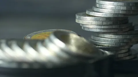 Elinde bu paradan olana bir ev parası veriyorlar