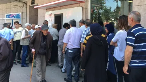 Emeklileri bölüp yardıma mahkum edecekler