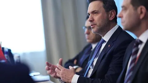 Enerji ve Tabii Kaynaklar Bakanı Bayraktar, Rusya'da