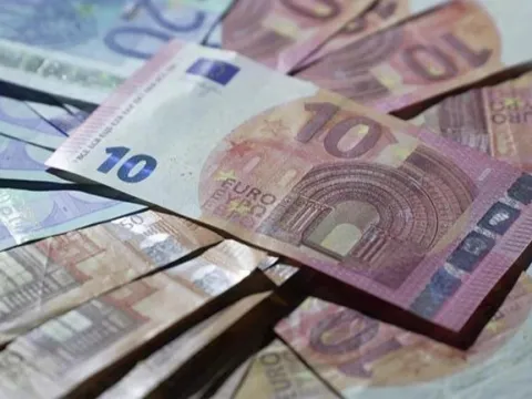 Euro 17 ayın en düşük seviyesinde - fotoğraf 3