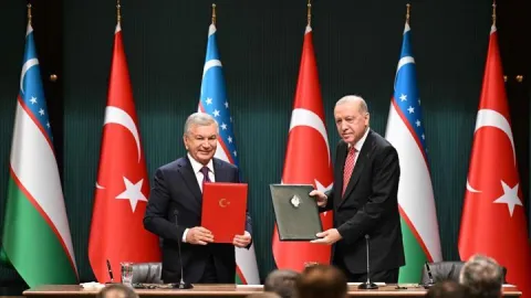 Erdoğan, Mirziyoyev ile görüştü: Türkiye ile Özbekistan arasında 5 anlaşma imzalandı
