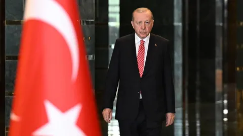 Erdoğan'ın eski metin yazarından çarpıcı iddia: 'Erdoğan'a karşı içeriden tuzak...'