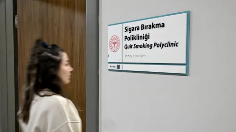 Ergenlere ve gebelere yönelik sigara bırakma poliklinikleri yaygınlaştırılacak