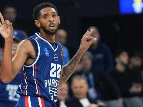 Anadolu Efes, Litvanya'da farklı kazandı! - fotoğraf 1