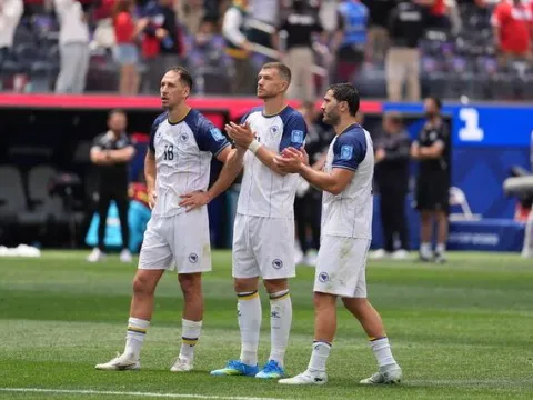 Edin Dzeko, milli formaya veda etti! - fotoğraf 2