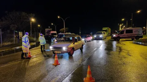 ErzincanErzurum kara yolu heyelanın ardından yeniden ulaşıma açıldı
