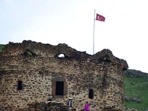 Türkiye’de kale gibi şato: İçine girmek neredeyse imkânsız - fotoğraf 3