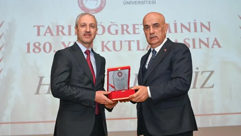 ESKİ BAKAN KİRİŞÇİ'NİN UMUDU TARIMFEST'TE