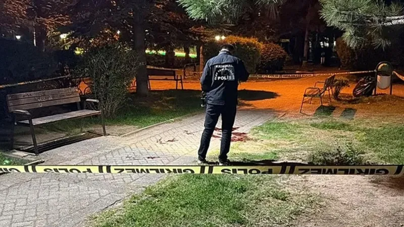 Eskişehir'de parkta bıçaklı kavga: 1 kişi ağır yaralandı