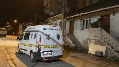 Evde başlayan kavga kanlı bitti: Tartıştığı erkek arkadaşını bıçakladı
