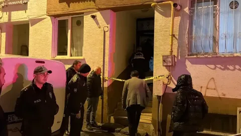 Evde bıçaklanarak öldü, sevgilisi gözaltına alındı
