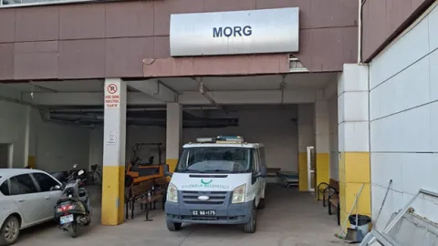 Evde tabancayla oynayan 16 yaşındaki Merve kazara kendini vurdu