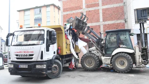 Evden 20 kamyon çöp çıktı