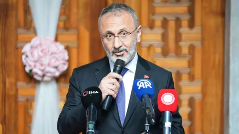 Eyüpsultan Belediye Başkanı Özmen ve 12 şüpheli tutuklandı