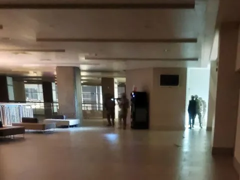 Adana'da hastanede dehşet! Kızını vurmak isteyen baba, polisin operasyonuyla yakalandı - fotoğraf 3