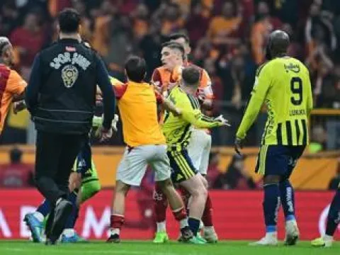 Fenerbahçe'den derbiden çıkan olaylarla ilgili açıklama geldi! - fotoğraf 1