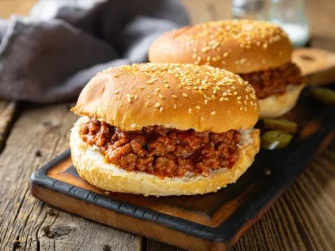 Adı kadar dağınık bir burger - fotoğraf 2