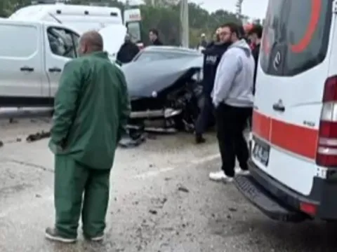 Bursa'da yağış kazayı getirdi: 5 aracın karıştığı zincirleme kazada 5 yaralı - fotoğraf 3