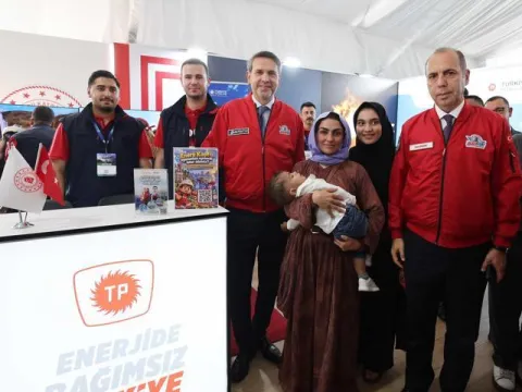 Bakan Bayraktar, TEKNOFEST Güneydoğu’da gençlere seslendi: Türkiye, sizlerle beraber enerjide bağımsız bir ülke olacak - fotoğraf 3