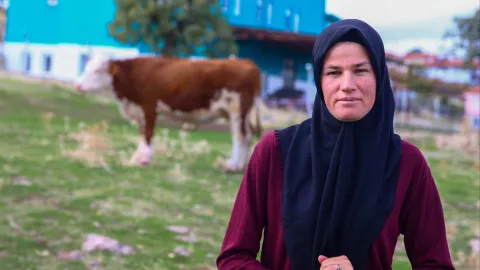 Fabrikada işçi olarak çalışırken başladı, şimdi "hanımağa" diyorlar