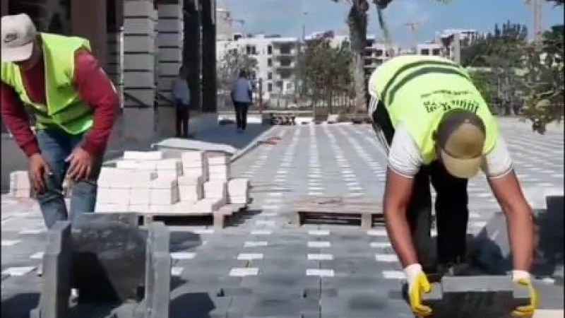 Fahri Öksüz Camii Bahçesine Parke Döşemesi