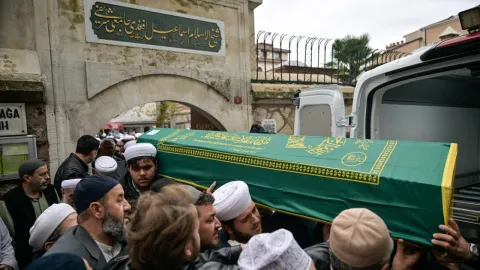 Fatih'te elektrik akımına kapılarak hayatını kaybeden genç hafız son yolculuğuna uğurlandı