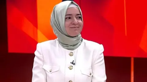 FATMA BETÜL SAYAN KAYA KİMDİR, KAÇ YAŞINDA, NERELİ? AK Parti'deki Görevlerinden Neden Ayrıldı? İşte Hayatı ve Siyasi Kariyeri