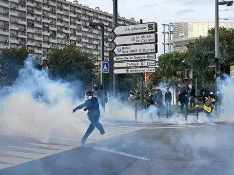 70 bin kolluk sahada! Fransa'da 100'den fazla gözaltı - fotoğraf 3