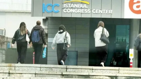 Fenalaşan 3 kişiden ikisi öldü… Konserde ölümcül ‘doz’ şüphesi