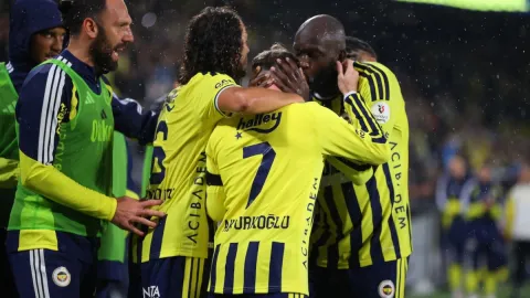 Fenerbahçe 18 yıl sonra ilk galibiyet peşinde! İşte muhtemel 11'ler