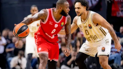 Fenerbahçe, EuroLeague'in son şampiyonunu devirdi! Sarı-lacivertlilerden Yunanistan'da müthiş geri dönüş