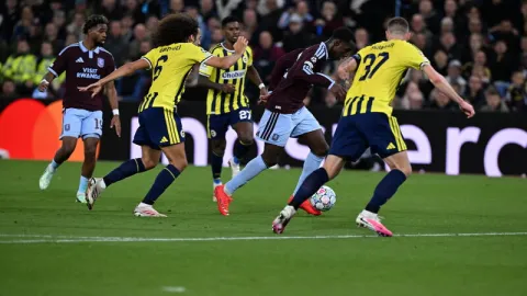 Fenerbahçe İngiltere'de ağır yaralı!