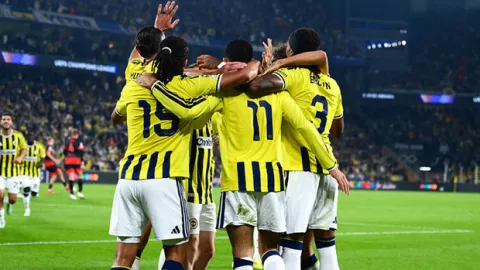 Fenerbahçe, Kartal sonrası Kuyt ile çıkış arıyor!