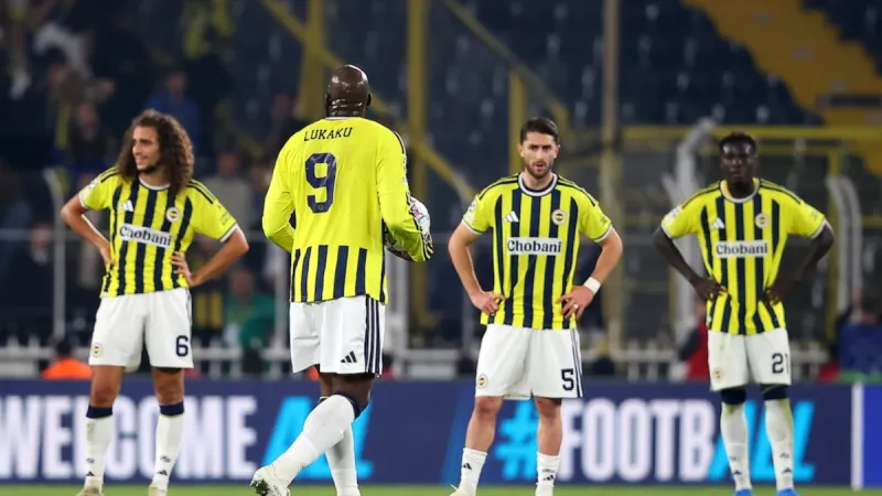 Fenerbahçe kişilerin çıkarlarının her şeyden önce gelmesinin bedelini ödüyor! Takım olamadı