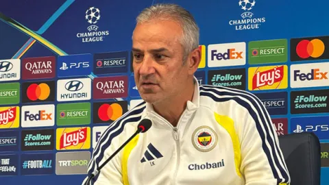 Fenerbahçe-Slavia Prag maçı öncesi Ake ile İsmail Kartal konuştu: Asensio ve Kante çok farklı, çok değerli