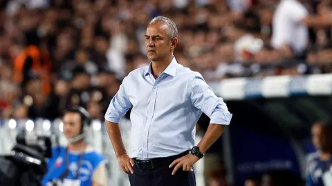 Fenerbahçe taraftarından 'İsmail Kartal istifa' tezahüratı
